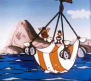Gleich ist es geschafft: Der kleine Wal wird vorsichtig ins Wasser gesetzt.