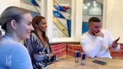 S03E167: Julia braucht Familienvibes, da kommt der Besuch bei Kevins Mama genau richtig. Cecilia darf mit Tammo flirten und Tim lässt in Berlin seine Aura checken.