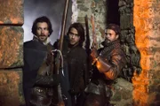 Von links nach rechts: Aramis (Santiago Cabrera), D’Artagnan (Luke Pasqualino) und Porthos (Howard Charles)