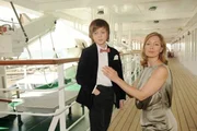 Katja Weitzenb&ouml;ck und Kilian Sch&uuml;ler in "Das Traumschiff: Bali - Insel der G&ouml;tter".