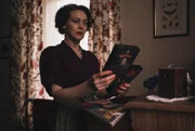 Die bigotte Aktivistin Ethel Greaves (Simone Kirby) erschrickt über "Video Nasties".