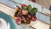 Aus Kirschen lässt sich leckerer Kirschsalat machen.