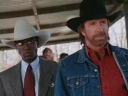 Walker (Chuck Norris, re.) und sein neuer Partner Trivette (Clarence Gilyard, li.).