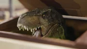 Ein in einem Schiff versteckter T-Rex soll Besucher erschrecken. Dafür haben sich die Tüftler einige Raffinessen einfallen lassen.