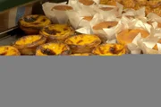 Wie in Frankreich die Macarons, so sind in Portugal die Pastéis de Nata das Gebäck der Wahl für eine süße Pause.