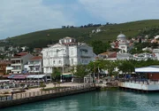 NDR Fernsehen MARETV, "Istanbuls Prinzeninseln – Sommerfrische im Marmarameer", am Donnerstag (21.06.12) um 20:15 Uhr. Prunkvolle Holzvillen prägen das Gesicht von Istanbuls Prinzeninseln.