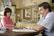 Jane Kaczmarek (Lois), Bryan Cranston (Hal).