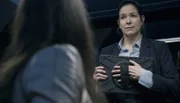 Lieutenant Piper Lynch (Amy Farrington, r.)