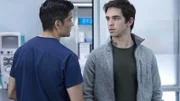 Dr. Neil Melendez (Nicholas Gonzalez, l.), Brandon (Zachary Gordon)