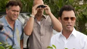 V.l.: Sam Axe (Bruce Campbell), Jesse Porter (Coby Bell) und Michael Westen (Jeffrey Donovan) sollen für die CIA einen Waffeningenieur überprüfen. Doch die drei merken schnell, dass mit dem gar nicht zu spaßen ist.