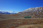 Eine Panoramafahrt durch Alaskas Wildnis: Nur mit Bussen darf man den Denali-Nationalpark befahren.