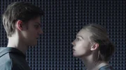 V.l.: Pavel Skvortsov (Pavel Tabakov) und Lera (Marina Vasilyeva).