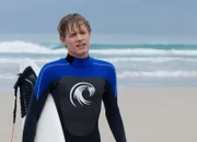 Surferboy: Patrick Schorn als Justin