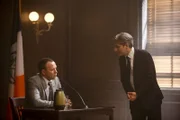Als neue Beweise auftauchen, wirft Lewis (Michael Imperioli, r.) Danny (Donnie Wahlberg, l.) vor, den Serienmörder Wilder aus Rache getötet zu haben. Muss er jetzt doch noch hinter Gitter?