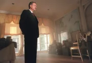 Thomas Mann (Armin Mueller-Stahl) besucht das ehemalige Luebecker Elternhaus. Gedreht wurde im heutigen Buddenbrook-Haus in Luebeck.