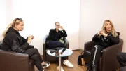 S04E05: Die Geiss-Damen reisen zu einem Wellness-Wochenende nach Italien - das glaubt zumindest Robert. Doch Carmen, Davina und Shania haben ganz andere Pläne, in die sie ihren Vater erst einweihen wollen, wenn der Akt bereits vollzogen ist.