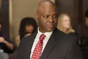 Dem taffen Anwalt Attorney Hamilton (Robert Ray Wisdom) scheint keine Kleinigkeit zu entgehen. Er ist sich seines Sieges sicher. Für die angeklagte Callie sieht es schlecht aus ...
