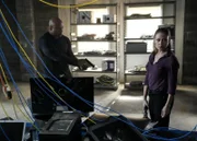 Sam Hanna (LL Cool J, l.); Jane Tennant (Vanessa Lachey, r.)