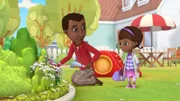 DOC MCSTUFFINS - "Chilly Gets Chilly" - Doc teaches Chilly and the rest of the toys about the importance of staying warm when playing outside in the snow. This episode of Disney Junior's "Doc McStuffins" airs FRIDAY, DECEMBER 7 (10:00-10:30 a.m., ET/PT) on Disney Channel with encore airings on the new Disney Junior channel. (DISNEY JUNIOR) DAD, DOC MCSTUFFINS - "A Bad Case of the Pricklethorns" - When blow-up toy Boppy springs a leak, Doc and her pals bandage him up and show him how to avoid it happening again. This episode of Disney Junior's "Doc McStuffins" airs FRIDAY, MARCH 23 (10:30-11:00 a.m., ET/PT) on Disney Channel.