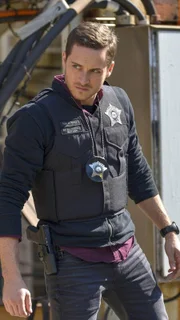 Jay Halstead (Jesse Lee Soffer)