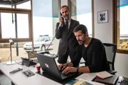 Dupin (Pasquale Aleardi) und Kadeg (Jan Georg Schütte, li.) stoßen auf dubiose Geschäfte der Opfer.