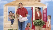 Eine Bilderbuch-Familie (v.l.): Dana (Kimberly Williams-Paisley), Kyle (Conner Rayburn), Jim (James Belushi), Ruby (Taylor Atelian), Andy (Larry Joe Campbell), Cheryl (Courtney Thorne-Smith) und Gracie (Billi Bruno).