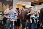 (v.l.n.r.) George Cooper sen. (Lance Barber); Missy Cooper (Raegan Revord); Georgie Cooper (Montana Jordan); Mandy McAllister (Emily Osment)