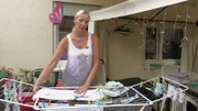 In den Benz-Baracken gehören Geldsorgen zum Alltag. Bei Katrin und Elvis spitzt sich die Lage im Moment zu.