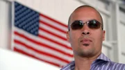 Jesse Porter (Coby Bell) wechselt zum Schein die Seite, um im Auftrag des CIA einen Spion überführen zu können.
