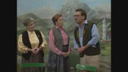 First from the left: Stasi (Erna Wassmer)