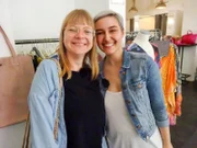 Patricia zusammen mit ihrer Shoppingbegleitung Marit.