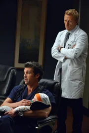 Eigentlich wollte Derek (Patrick Dempsey, l.) zukünftig mehr Zeit für seine Familie aufbringen, doch ein Angebot von niemand Geringerem als dem Präsidenten persönlich bringt ihn ins Schwanken. Owen (Kevin McKidd, r.) versucht, sein Verhalten zu verstehen ...