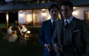 Mateo Ruiz (Javier Rey, l.); Alberto Márquez (Miguel Ángel Silvestre, r.)