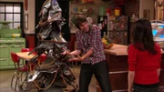 Spencer Shay (Jerry Trainor), Carly Shay (Miranda Cosgrove)