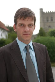 Vom Landpolizisten zum Kriminalisten - Ben Jones (Jason Hughes) hat einen Karrieresprung gemacht.