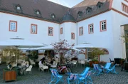 Der Außenbereich des Schlossrestaurants Aroma in Heusenstamm.