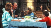 (v.li.) Kate (Anne Schedeen), Willie (Max Wright), Alf, Lynn (Andrea Elson) und Brian (Benji Gregory)