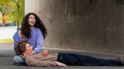 Louna (Anna Bardavelidze, l.) und Nicolas (Gustav Schmidt, r.) waren so kurz davor in ein gemeinsames Glück zu starten. Ist jetzt alles am Ende?