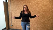 Janine plant seit längerem ihre Selbstständigkeit als Make-up-Artist in einem eigenen Beautysalon.