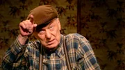 Als "Heinz Becker" hat sich Kabarettist Gerd Dudenhöffer in die Herzen der Zuschauer:innen gespielt. Dudenhöffer ist Autor, Regisseur und Hauptdarsteller seiner Kultserie aus dem Saarland.
