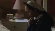 Sharon (Shania Bailey Edmonds), Mitglied der Sekte Gloriavale betet