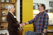 Gregor (Holger Matthias Wilhelm) stellt sich Veras Mutter Barbara (Désirée Nick) vor.