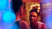 Joshua (Daniel Hernandez, re.) will Lalo (Lamin Leroy Gibba) besser kennenlernen.
