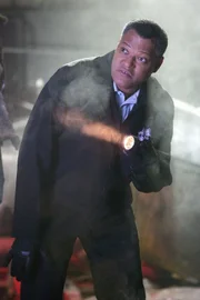 Neue Spuren, die Hodges mit einigen Kriminologie-Kadetten in dem ausgebrannten Apartment-Haus gefunden hat, rufen Dr. Raymond Langston (Laurence Fishburne) auf den Plan. Wird er mit seinem Team den Mord an einer Frau aufklären können, deren Leiche dort unverbrannt gefunden wurde?