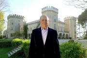 Carlos Falcó, Marqués de Griñón und Marqués de Castel-Moncayo, vor seinem Schloss El Rincón