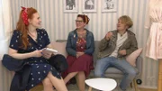 Kandidatin Mebel (l.) mit Ihren Helfer:innen Daina und Moritz.