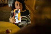 Eine Tochter vermisst schmerzlich ihren Vater, der vor Jahrzehnten bei der städtischen Müllabfuhr beschäftigt war. Dann wird plötzlich seine Leiche gefunden. Wo hat der Mann all die Jahre gelebt? Wieso musste er sterben?