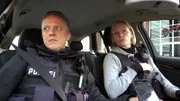 Janina von Keßinger und Gregor Lesnik gehören zur Kontrollgruppe "Autoposer" der Hamburger Polizei und machen in der Hansestadt Jagd auf Raser und PS-Protzer