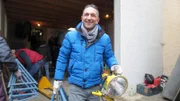 Trödelexperte Mauro Corradino hilft beim Ausmisten