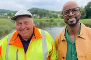 Yared Dibaba mit Fährmann Wolfgang Brenker